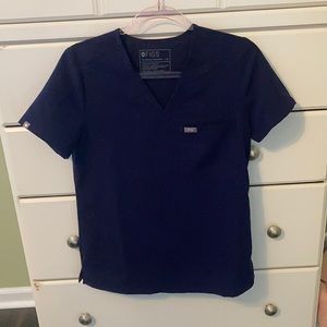 FIGS XS catarina top in navy